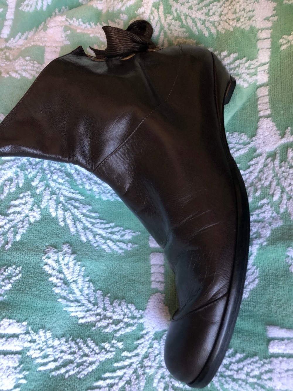 Peter Kent eyelet tie booties